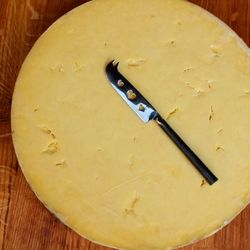 A Ring of Cheddar Cheese from a full size Cheddar - Keen's Mature Cheddar 34cm dia