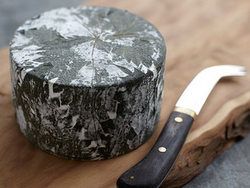 A Whole Baby Cornish Yarg Cheese 13cm dia